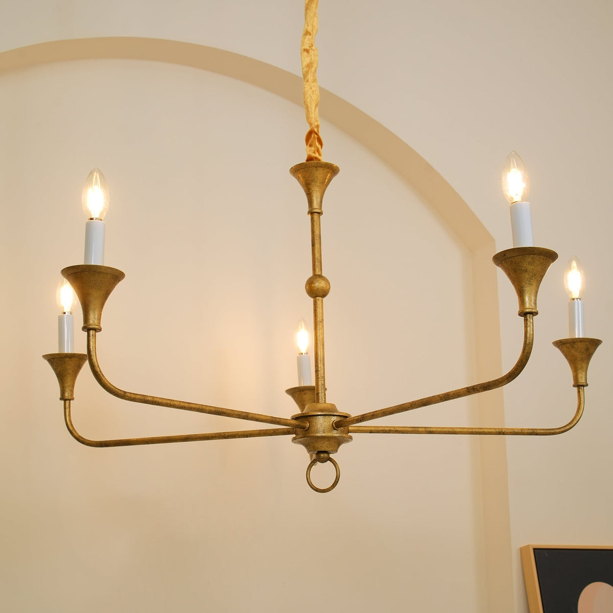 Lustre Livelo elegante com velas