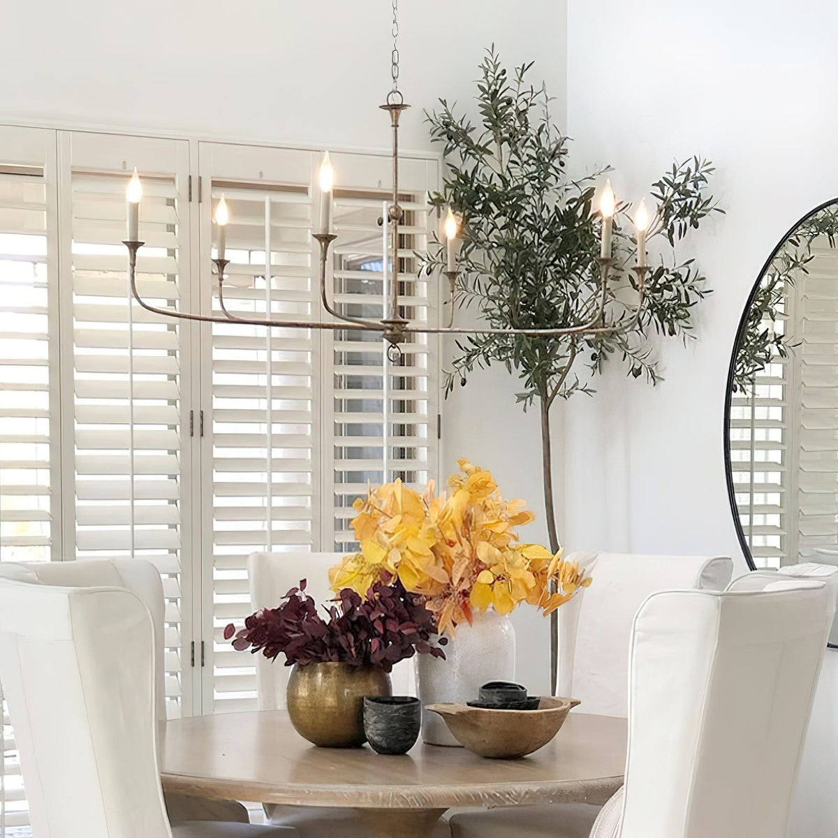 Lustre Livelo elegante com velas