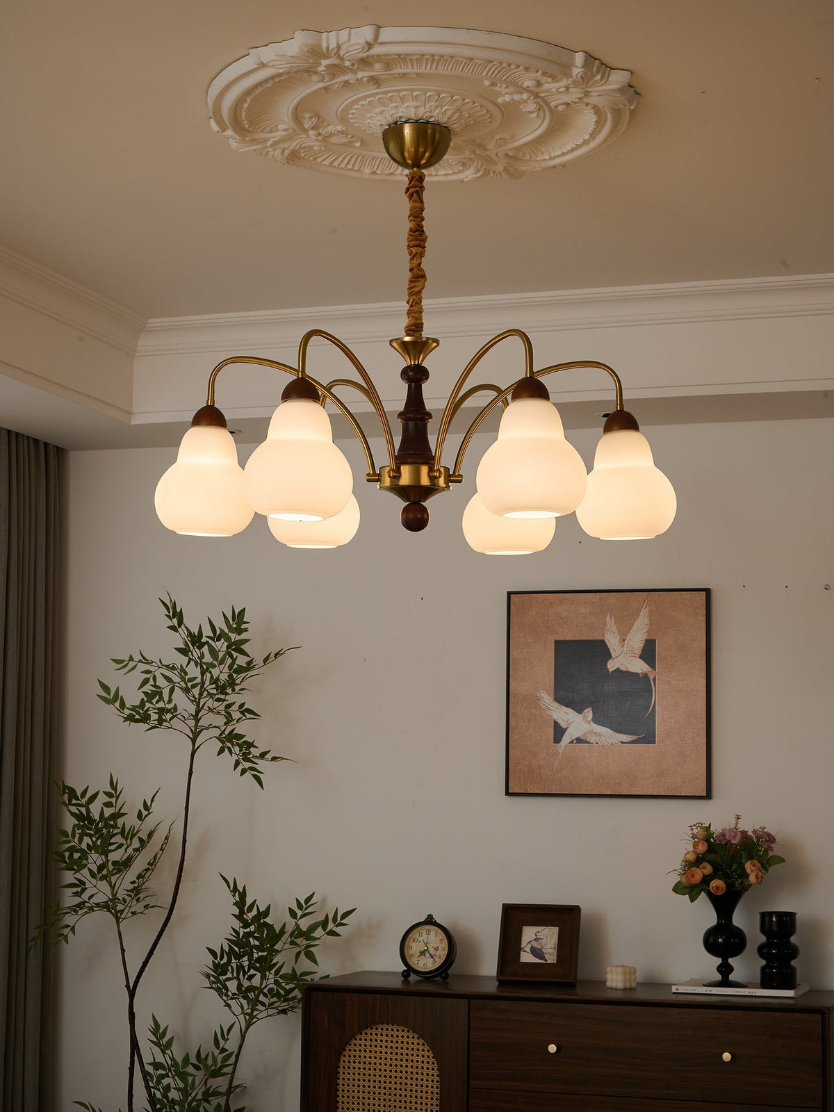 Novelle traditionel elegant vintagekrystallsekrone i træ