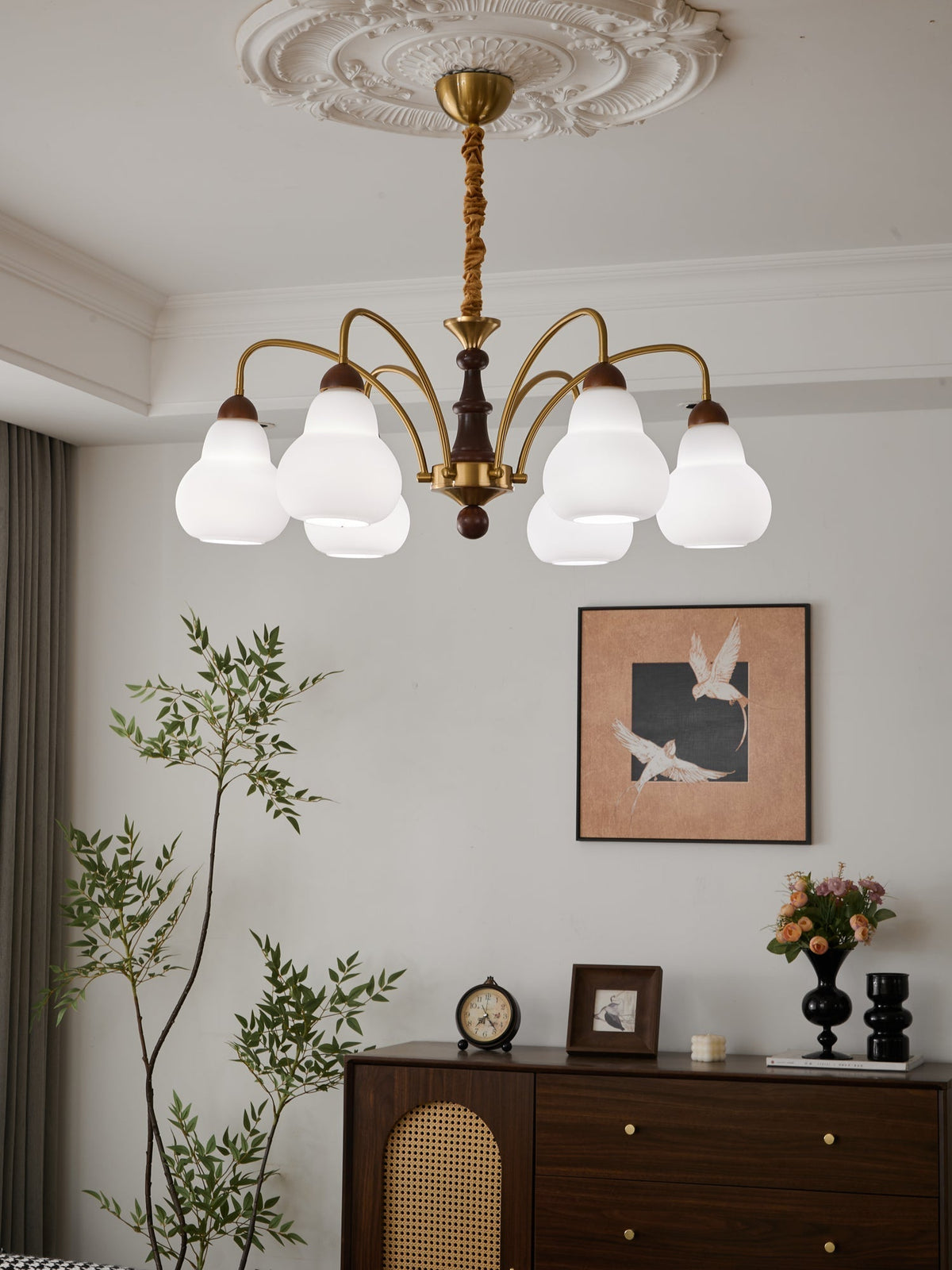 Novelle traditionel elegant vintagekrystallsekrone i træ