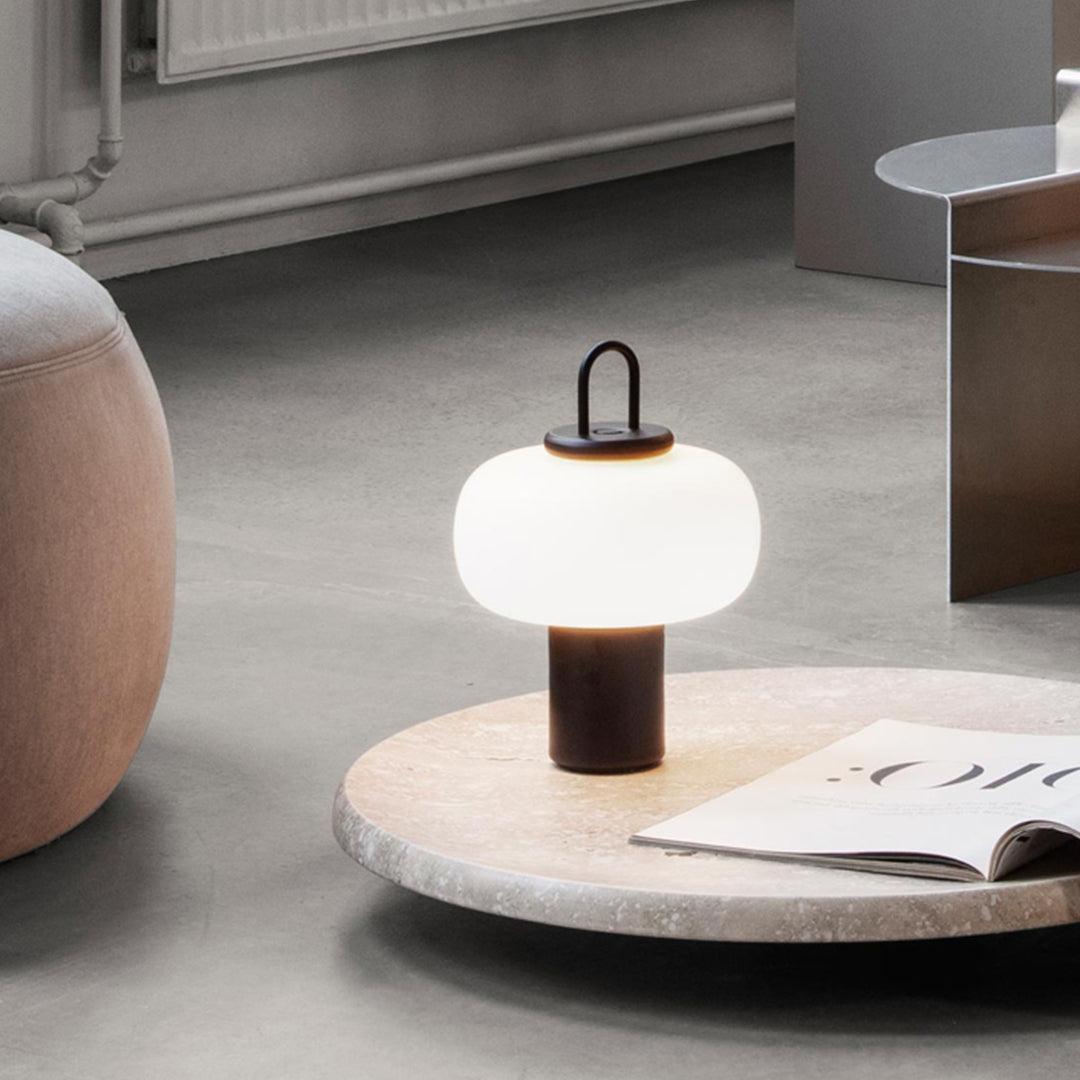 Candeeiro de mesa minimalista Reveny
