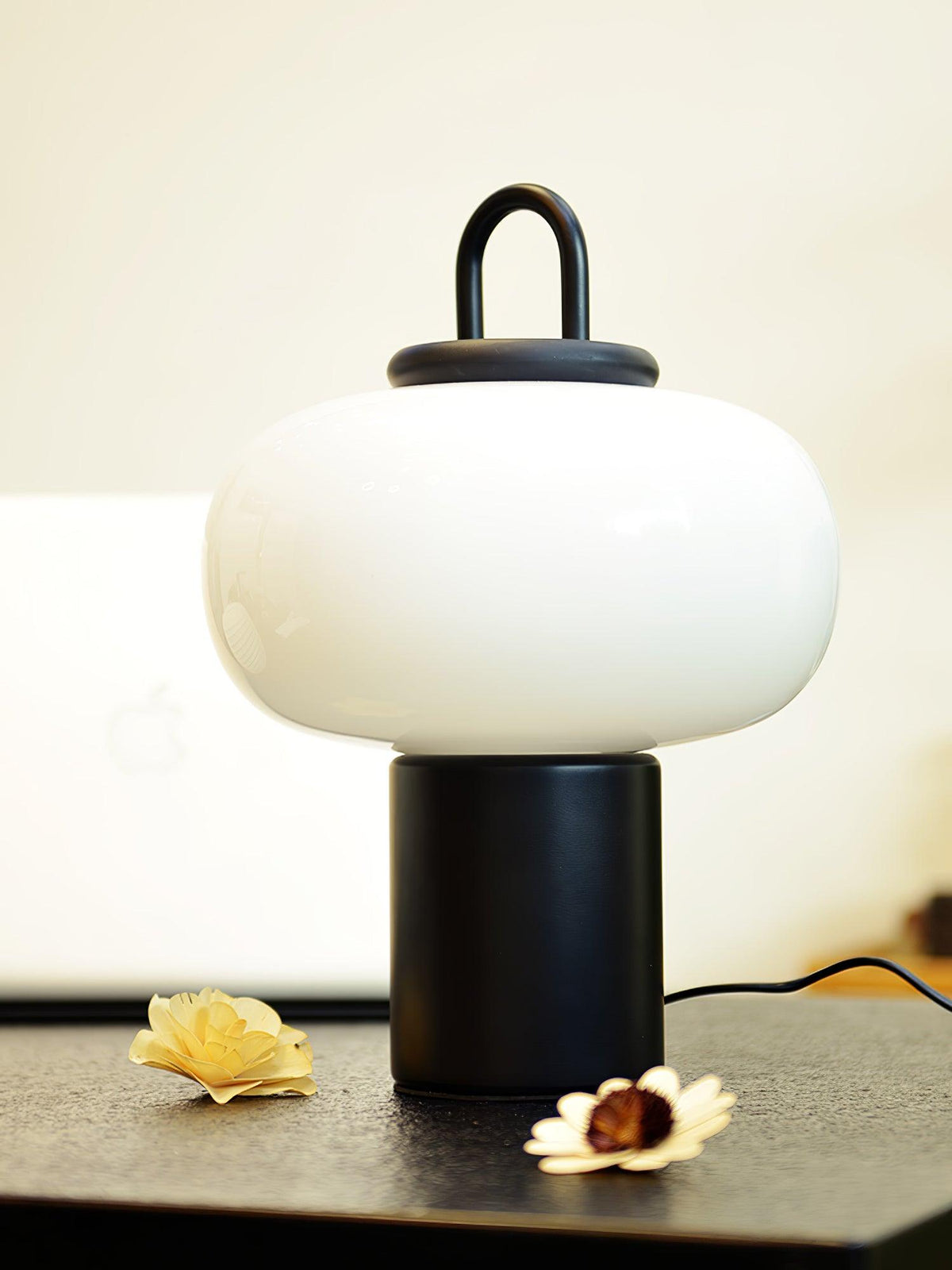 Candeeiro de mesa minimalista Reveny