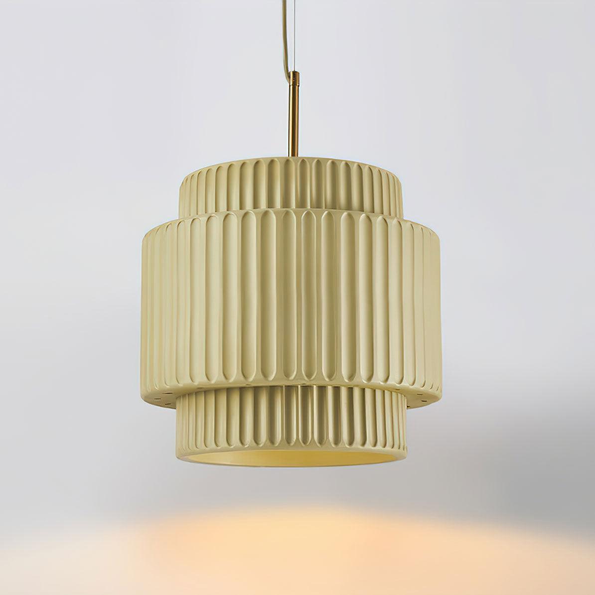 Terioriella pendel-lampe med ribbet skærm