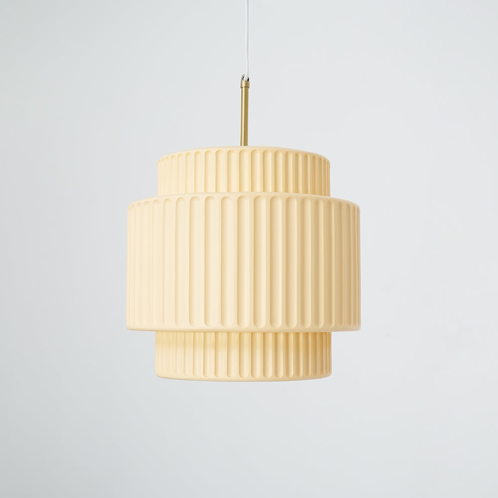 Terioriella pendel-lampe med ribbet skærm