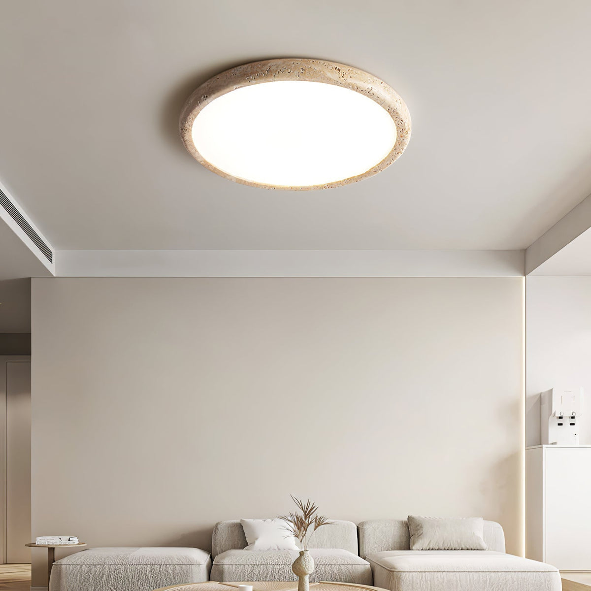 Aurrina loftslampe i travertin med ringramme