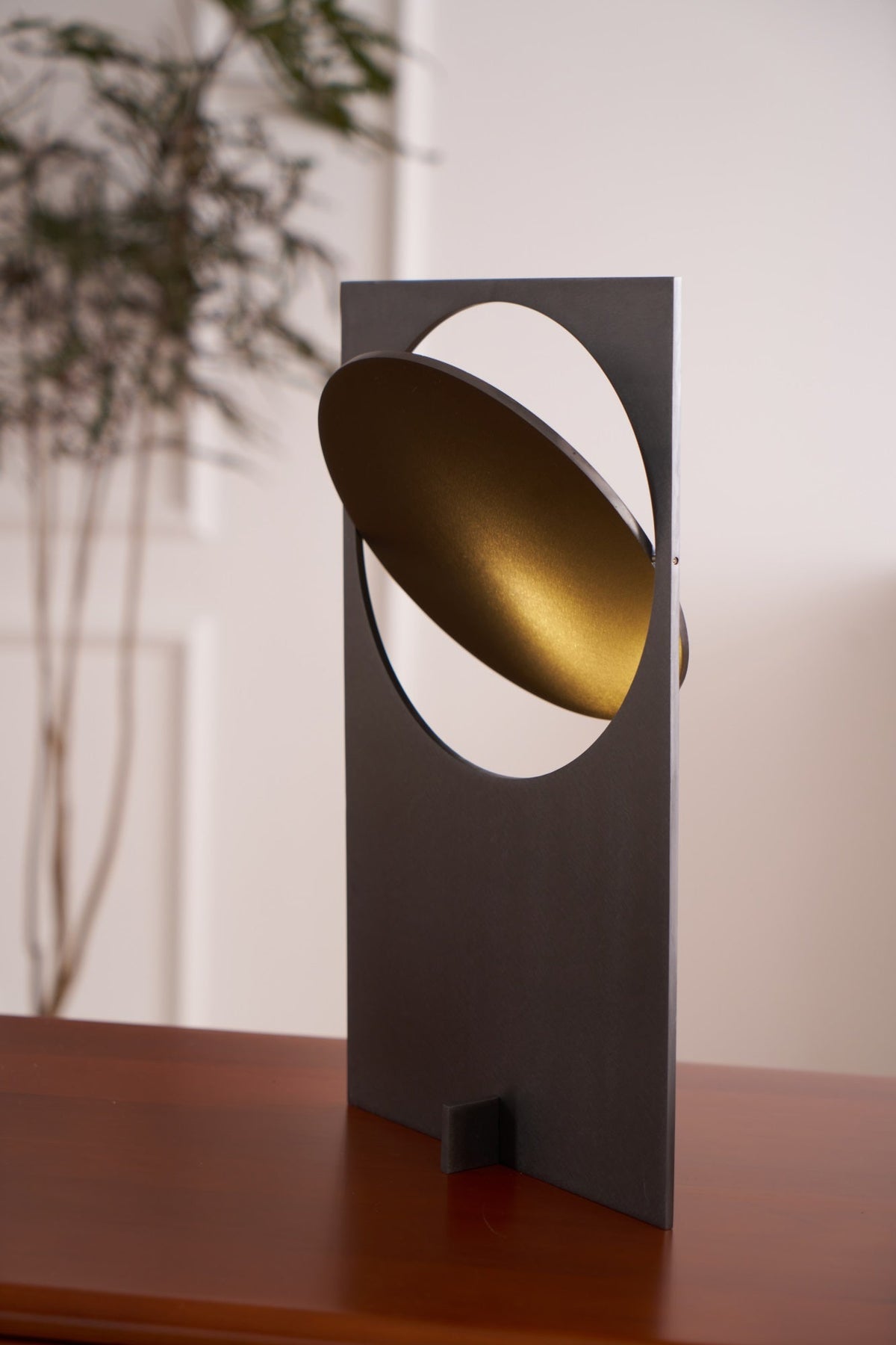 Sixor futuristisk stålbordlampe