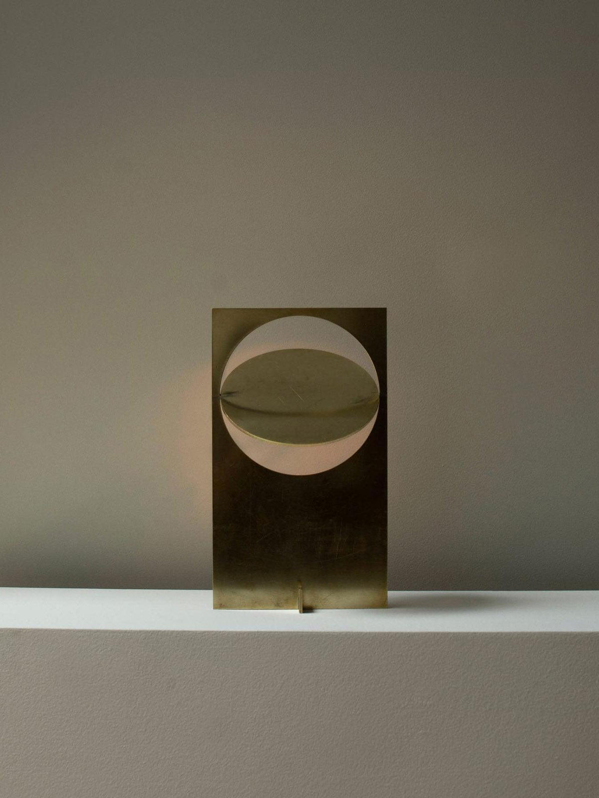 Sixor futuristisk stålbordlampe