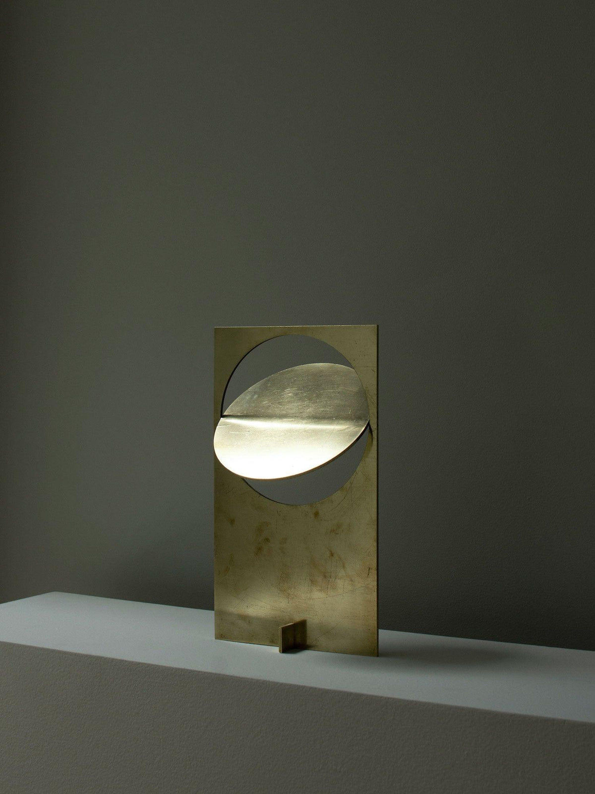 Sixor futuristisk stålbordlampe