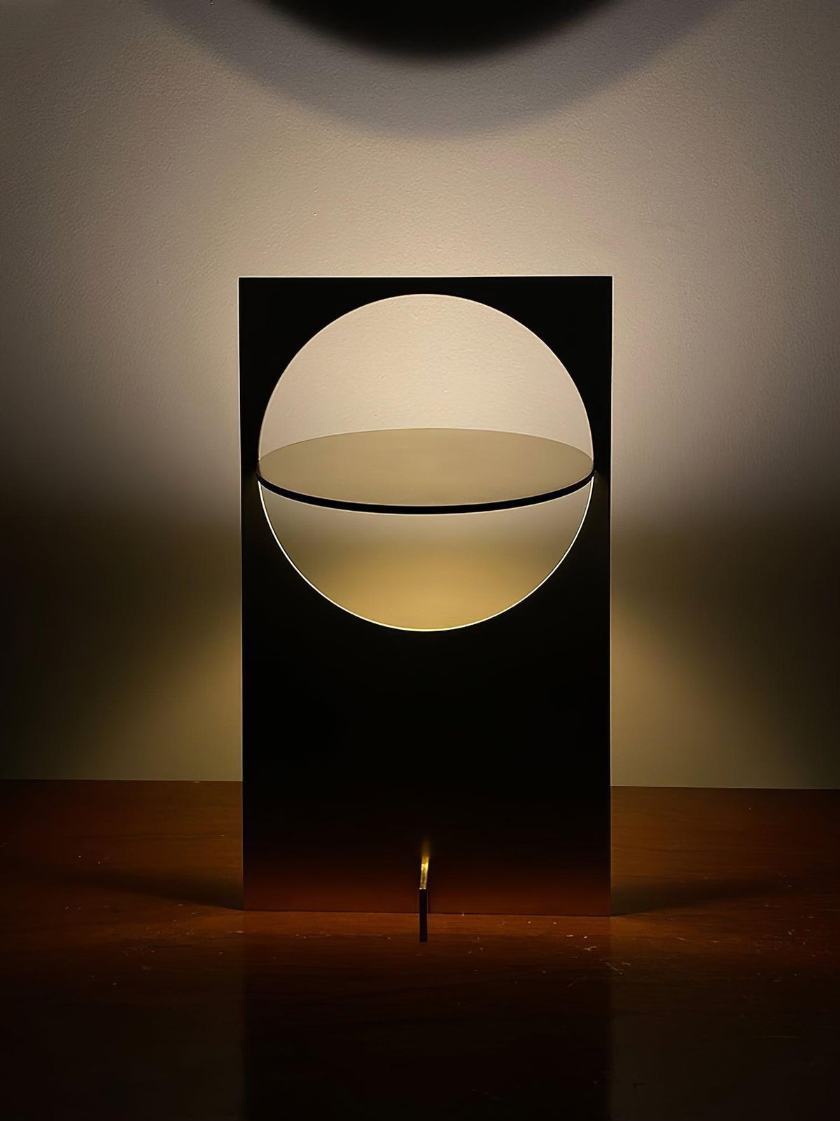 Sixor futuristisk stålbordlampe