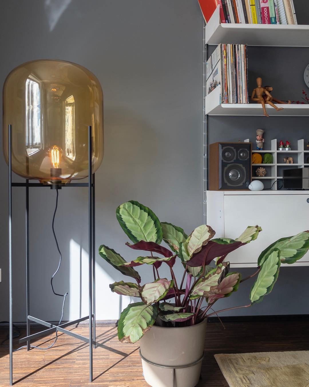 Liorivelia industriel gulvlampe i glas