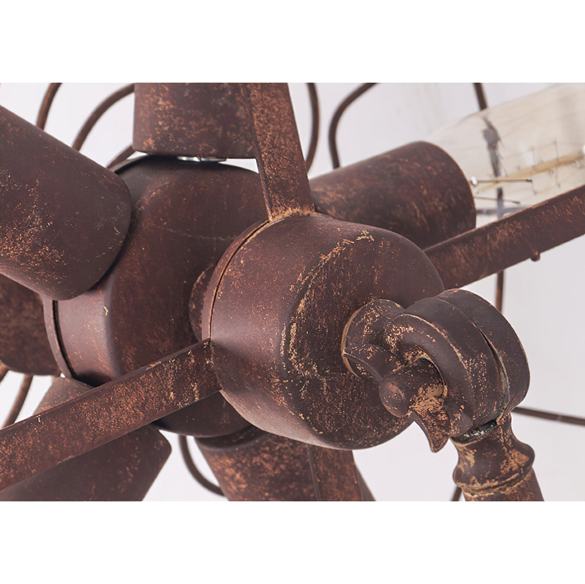 Fantic-bordlampe