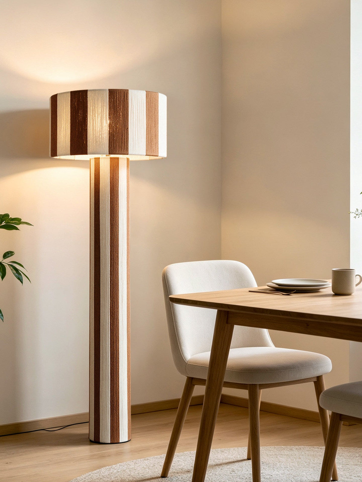Quillmont-gulvlampe