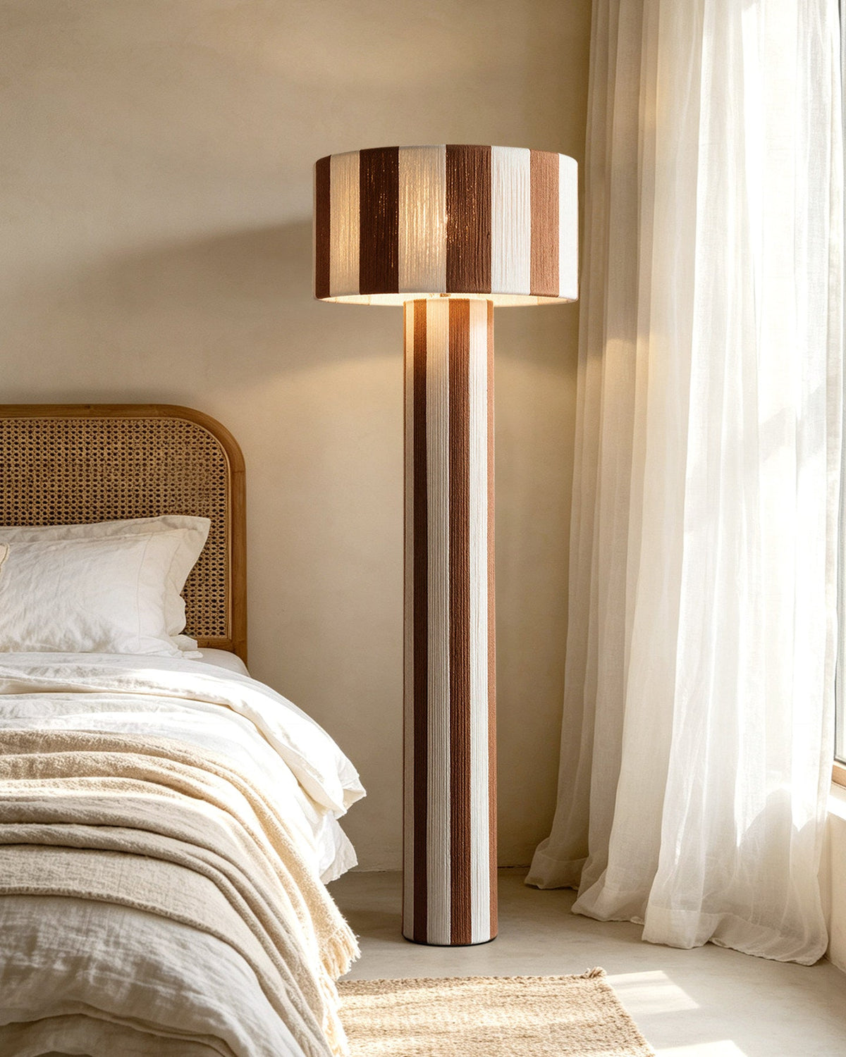 Quillmont-gulvlampe