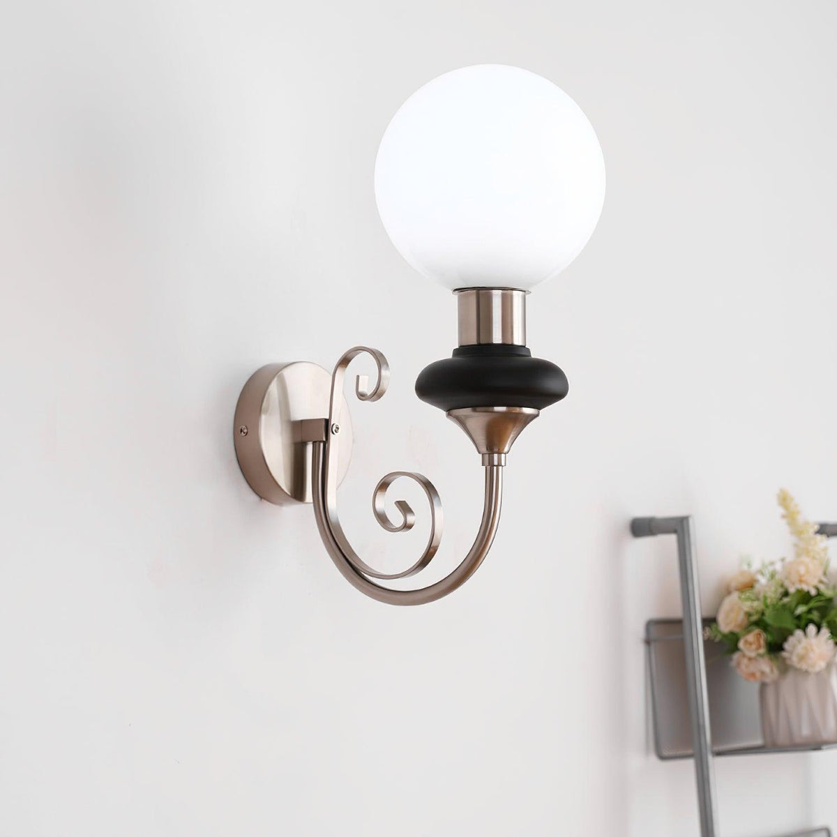 Teriearia vägglampa