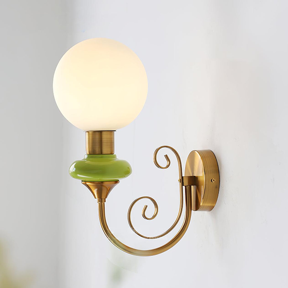 Teriearia vägglampa