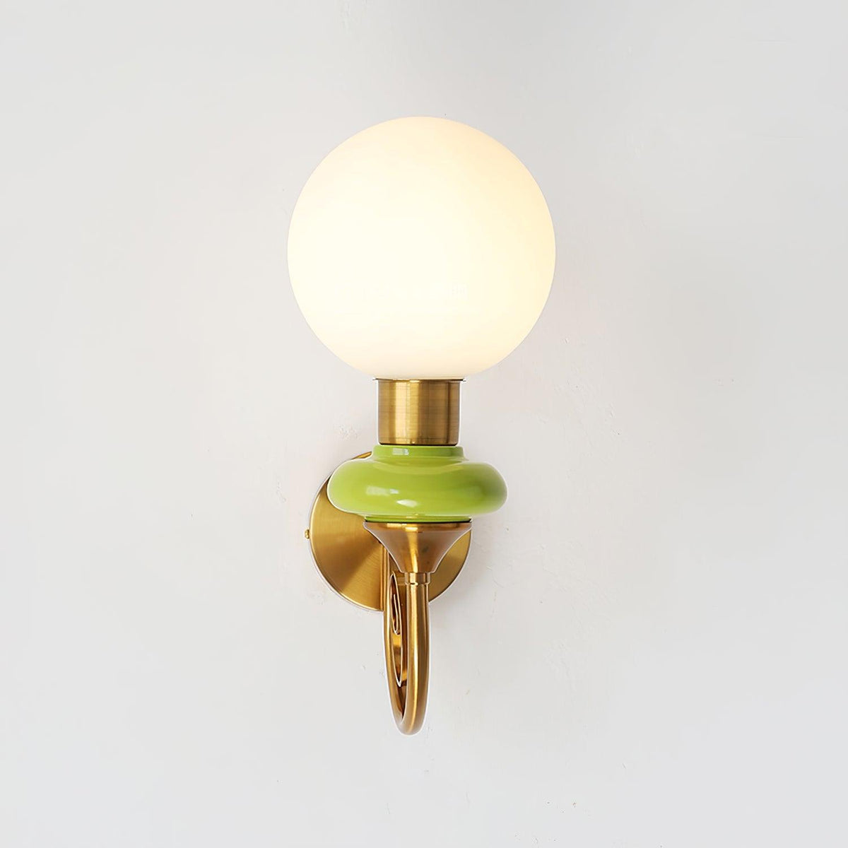 Teriearia vägglampa