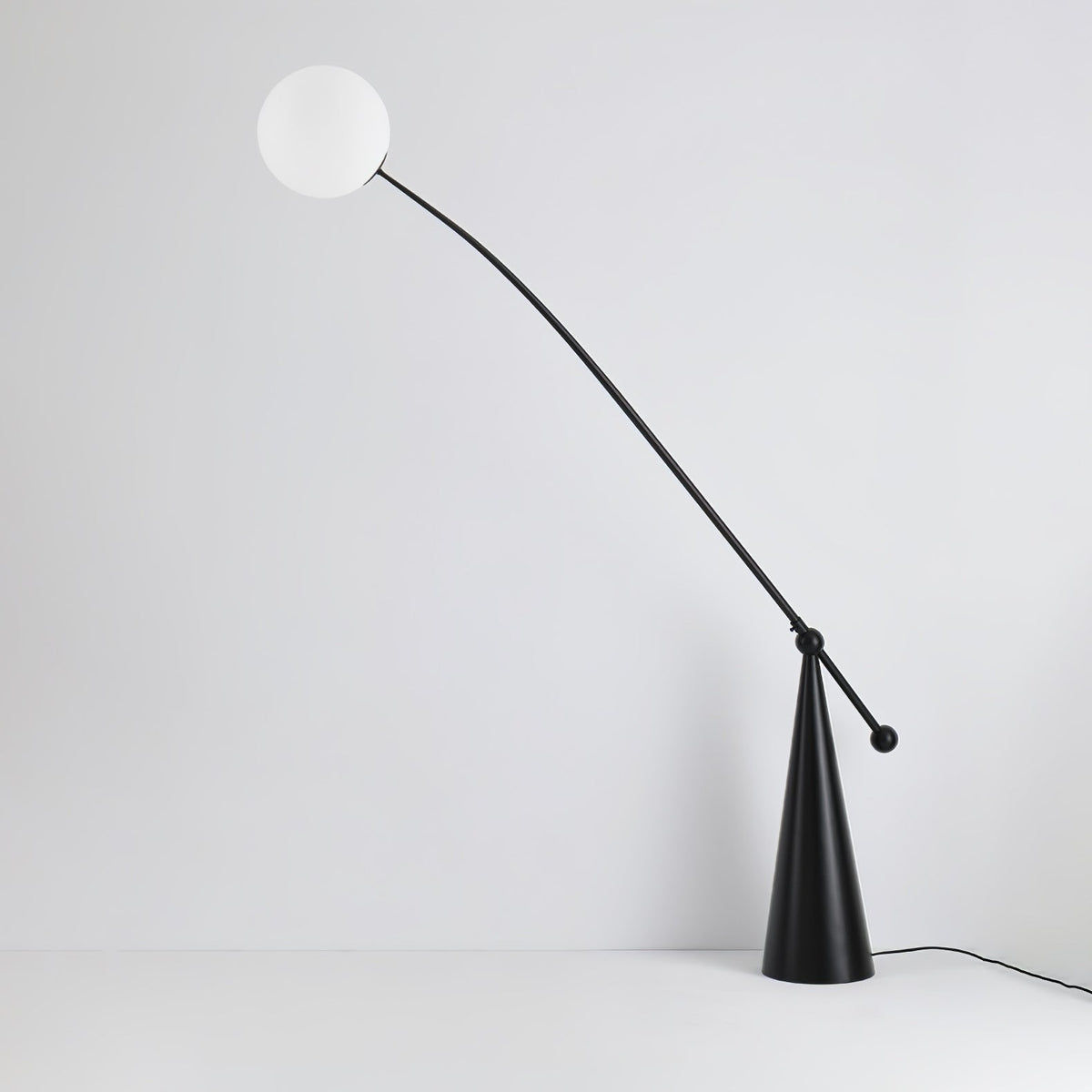 Ortalil modern bågformad golvlampa