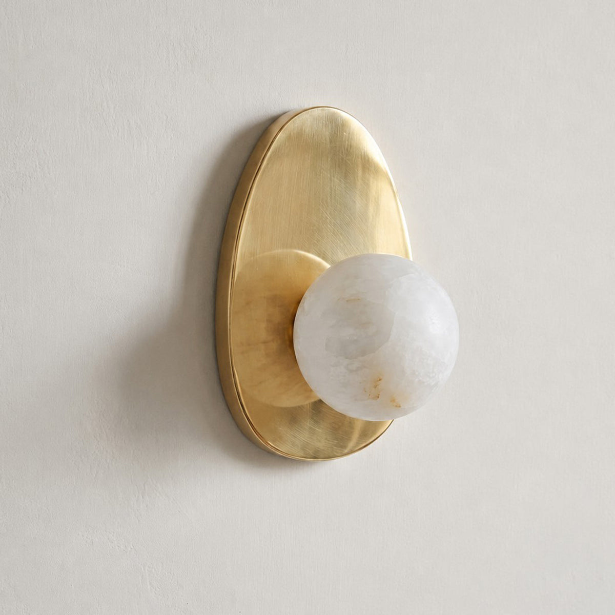 Orlisse vägglampa i alabaster
