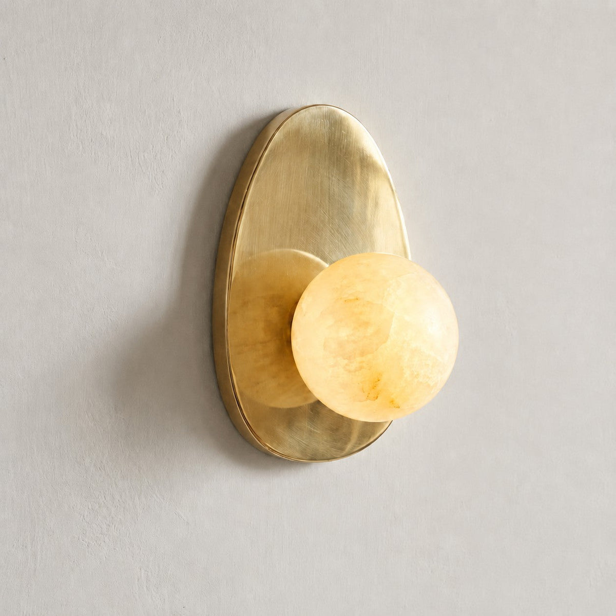 Orlisse vägglampa i alabaster