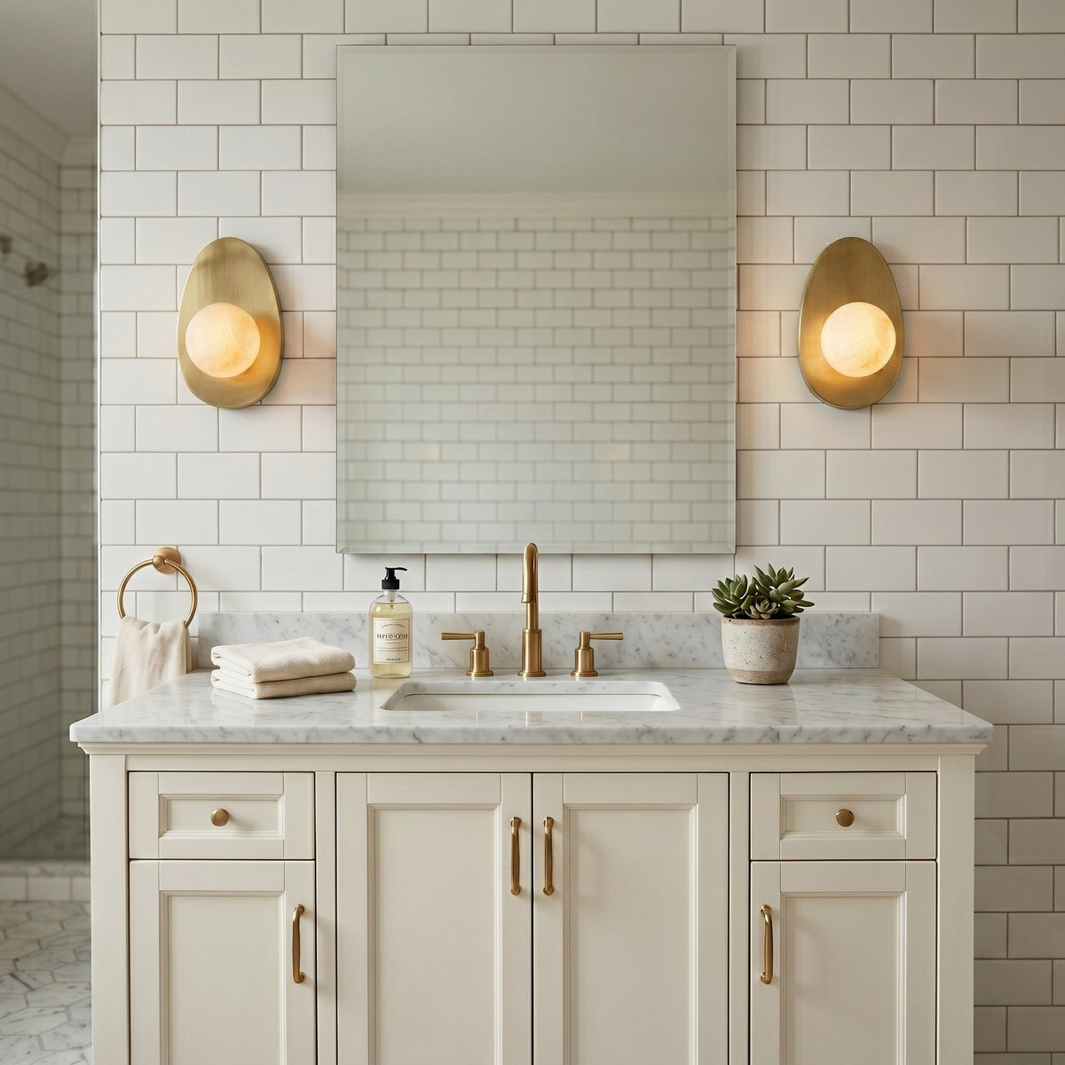 Orlisse vägglampa i alabaster
