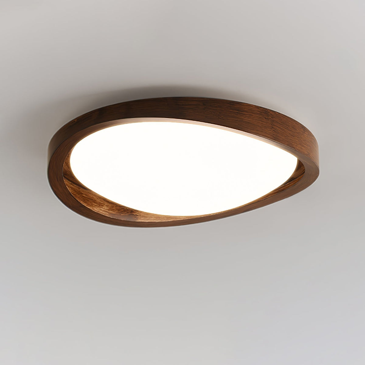 Nalem loftlampe i valnød med buet oval kant, nordisk