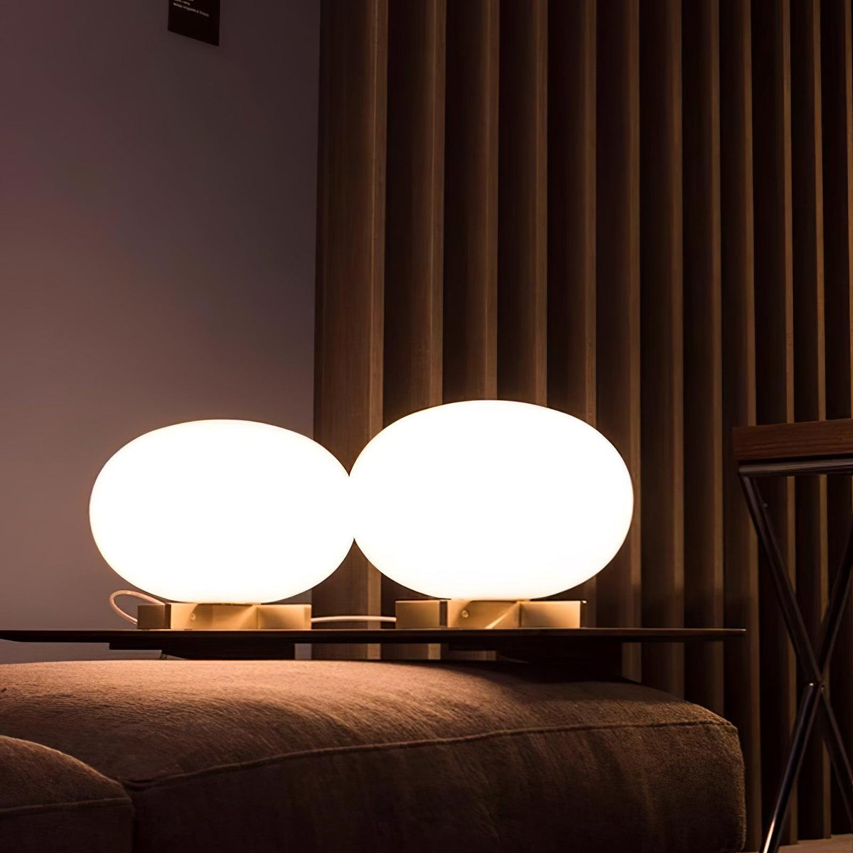 Golvin orbital bordlampe i kugleform