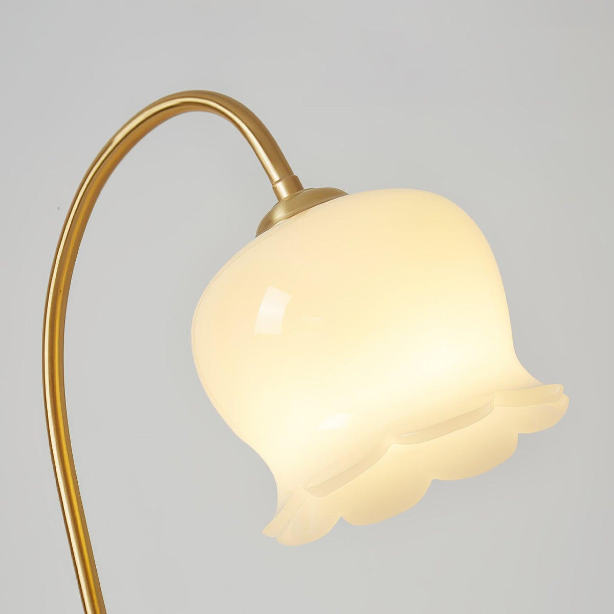 Calvor vintagebordslampa i mässing