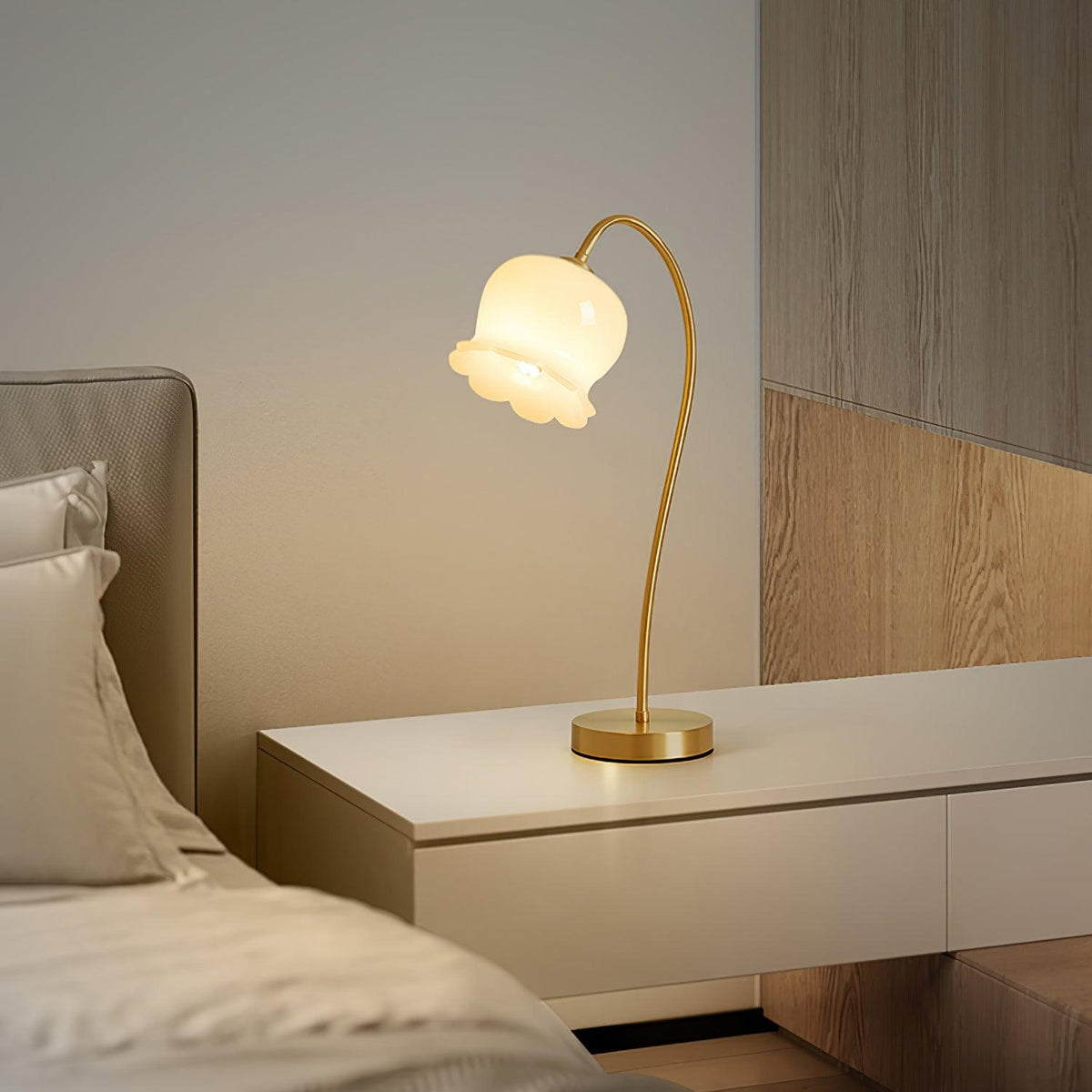 Calvor vintagebordslampa i mässing