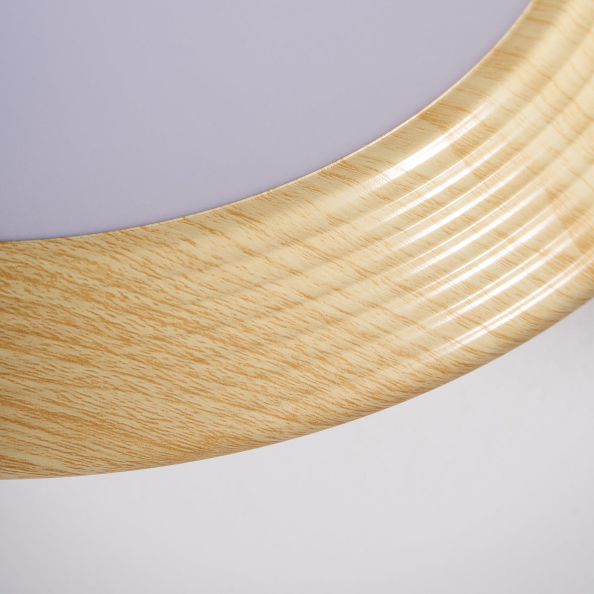 Elvirelle loftslampe i træ med minimalistisk justerbar ring