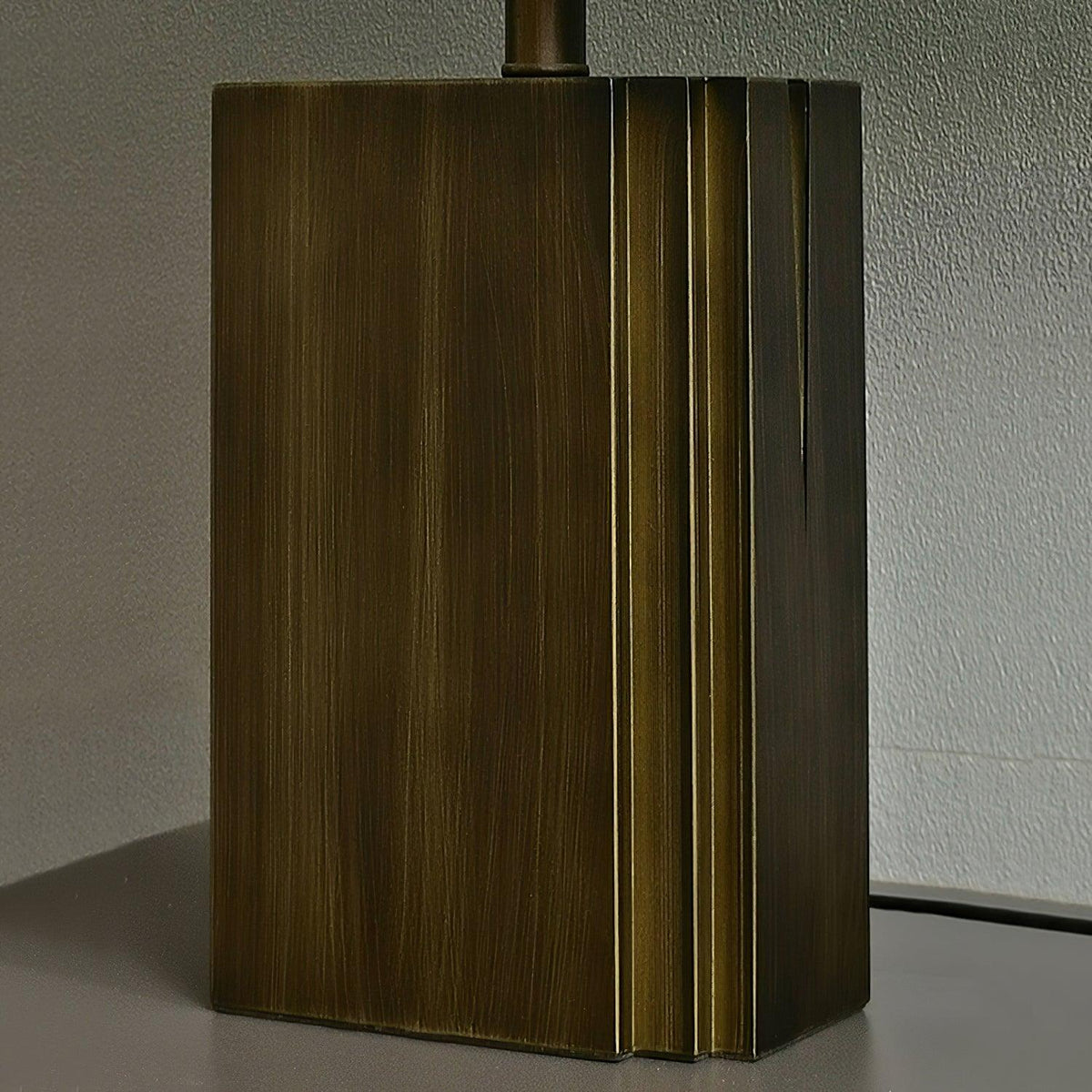 Cylo minimalistisk bordslampa i harts