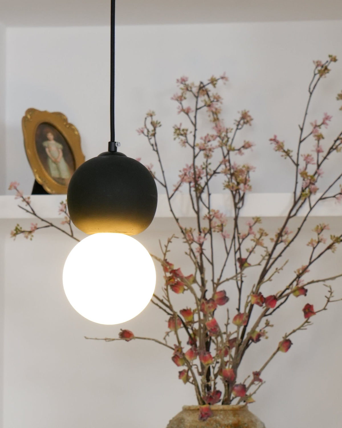 Joss minimalistisk pendellampe i cement