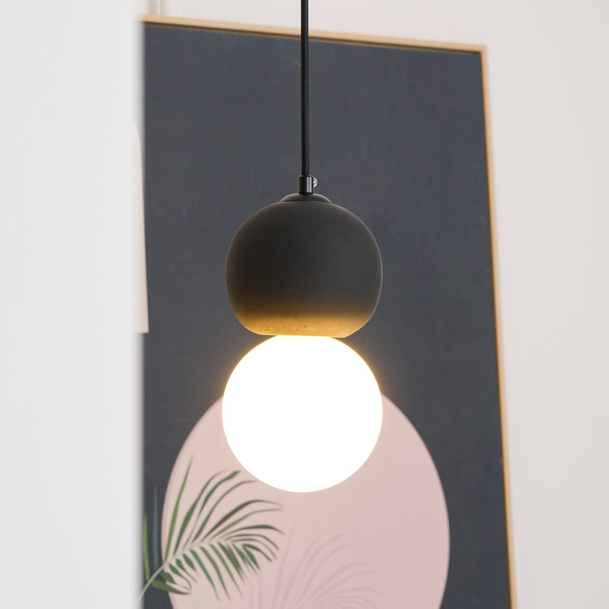 Joss minimalistisk pendellampe i cement