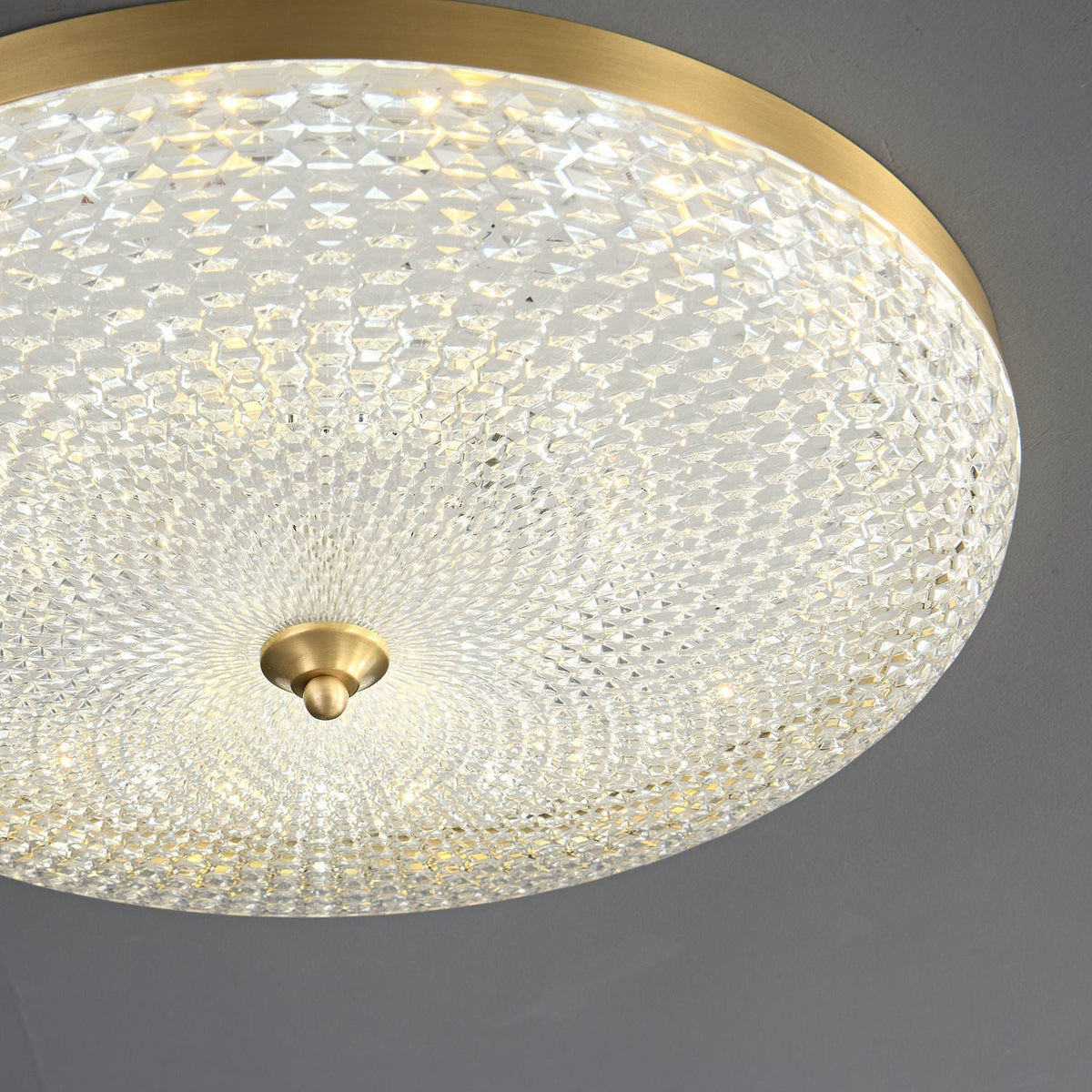 Orlena moderne minimalistisk loftlampe i messing og akryl