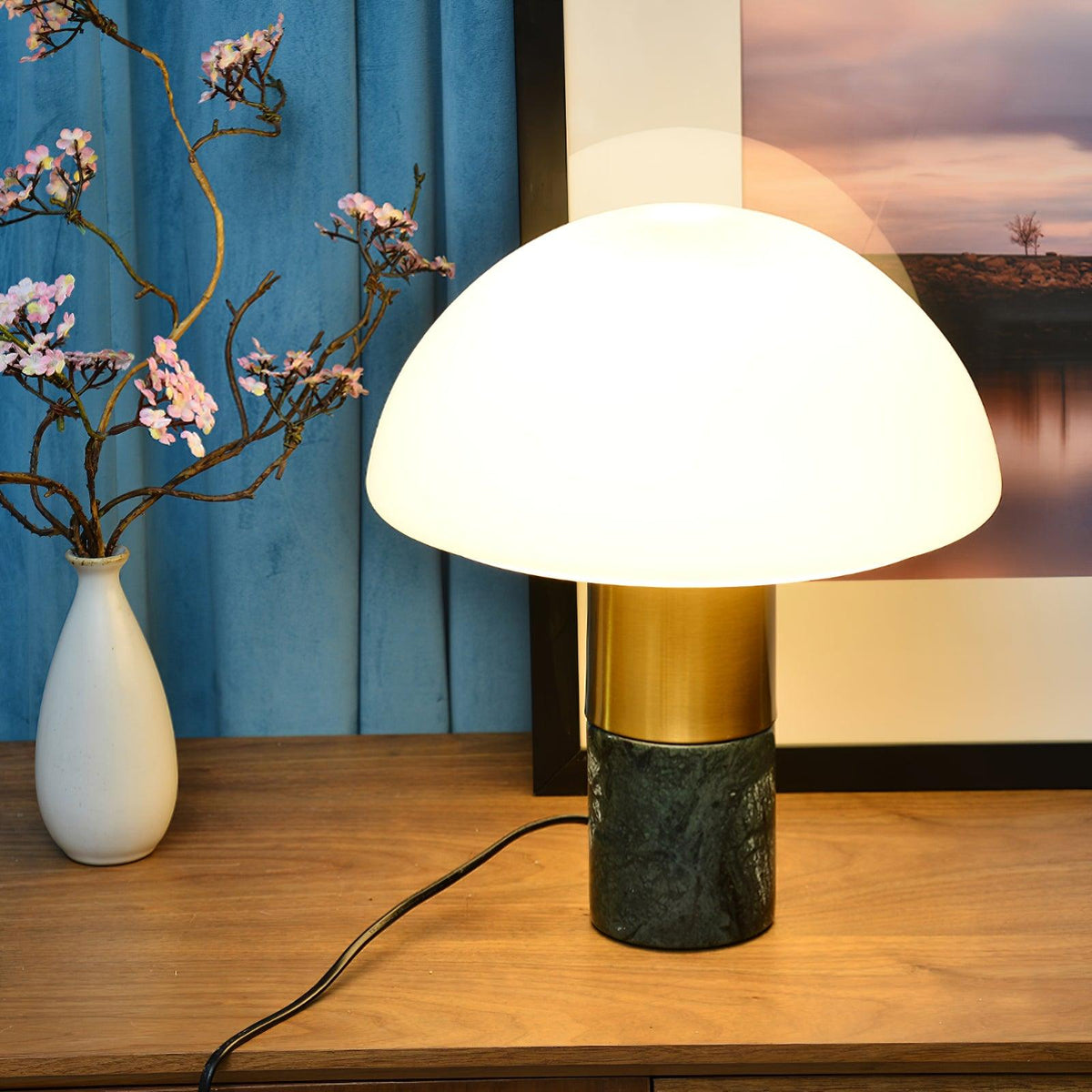 Wathen konstnärlig bordslampa i marmor