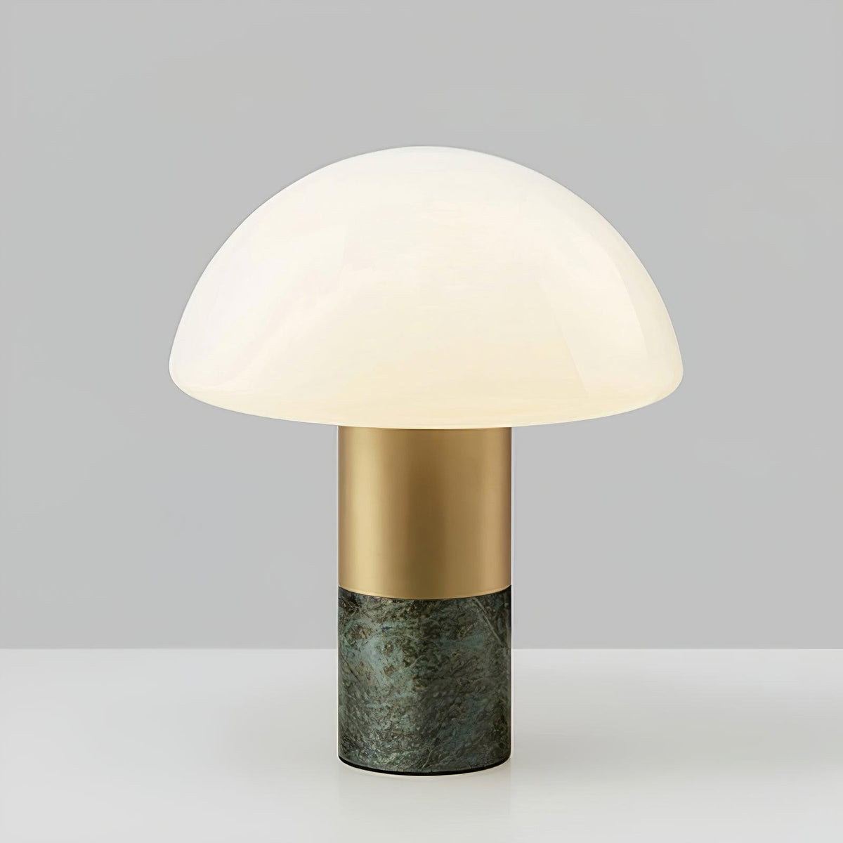 Wathen konstnärlig bordslampa i marmor