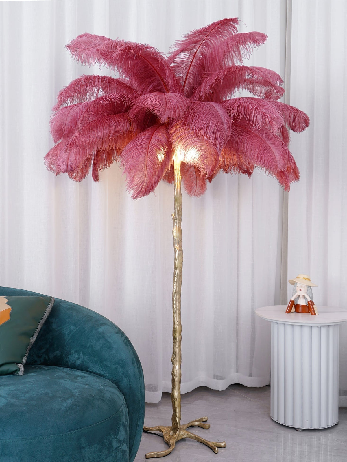 Selis golvlampa i mässing med fjäderdesign