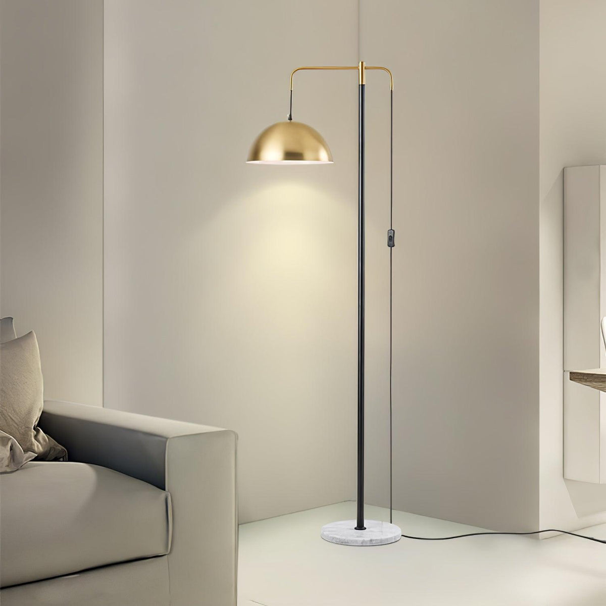 Lumirette golvlampa med mässingsbåge