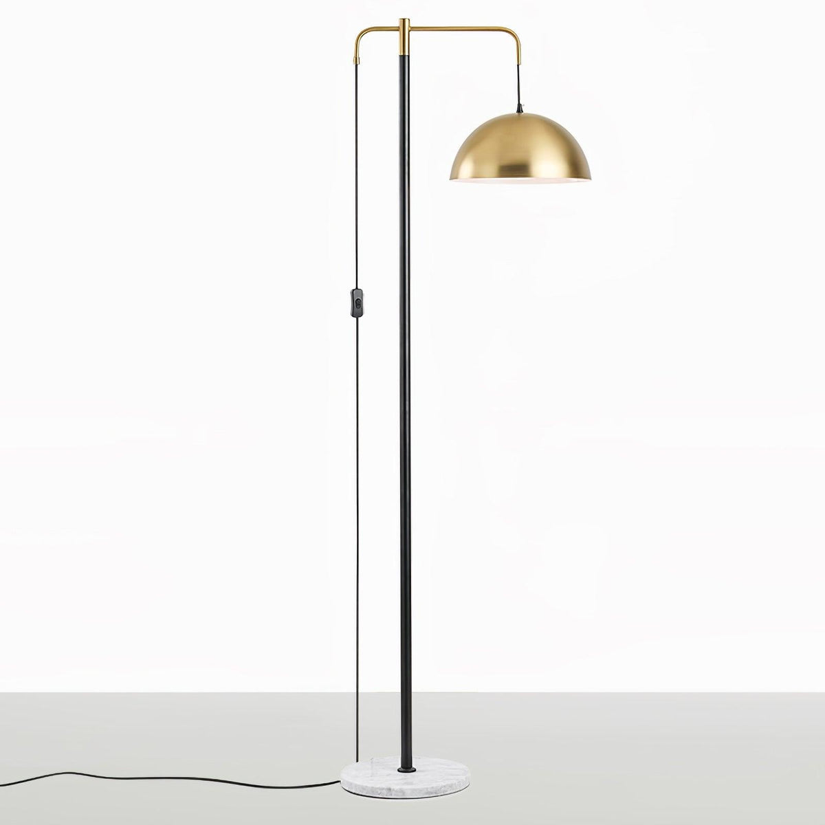 Lumirette golvlampa med mässingsbåge