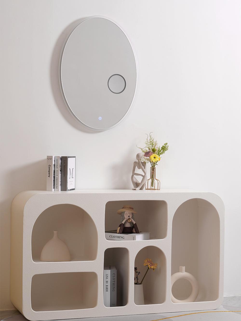 Ovariel oval vägglampa med plastspegel