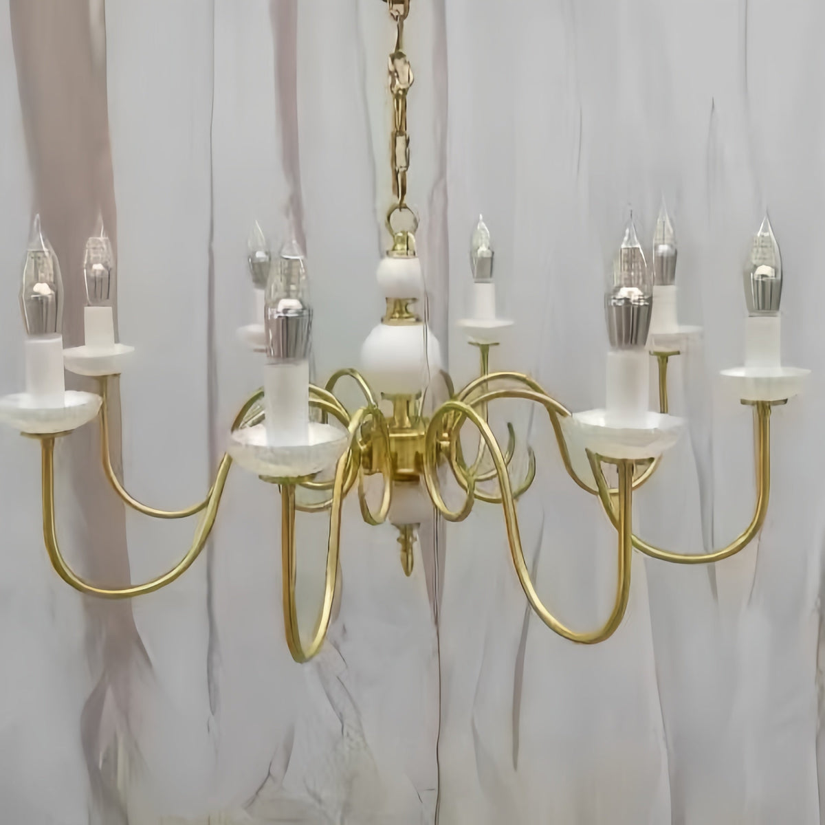 Silva vintage-LED-kynttiläkattokruunu, keraaminen, makuuhuone