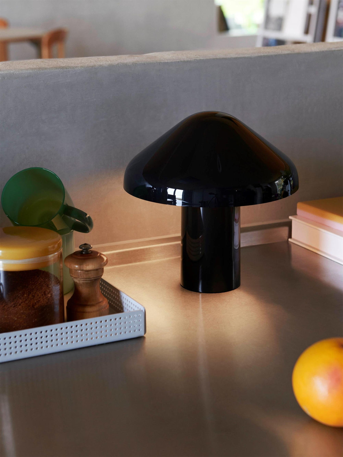 Glorange transportabel bordlampe