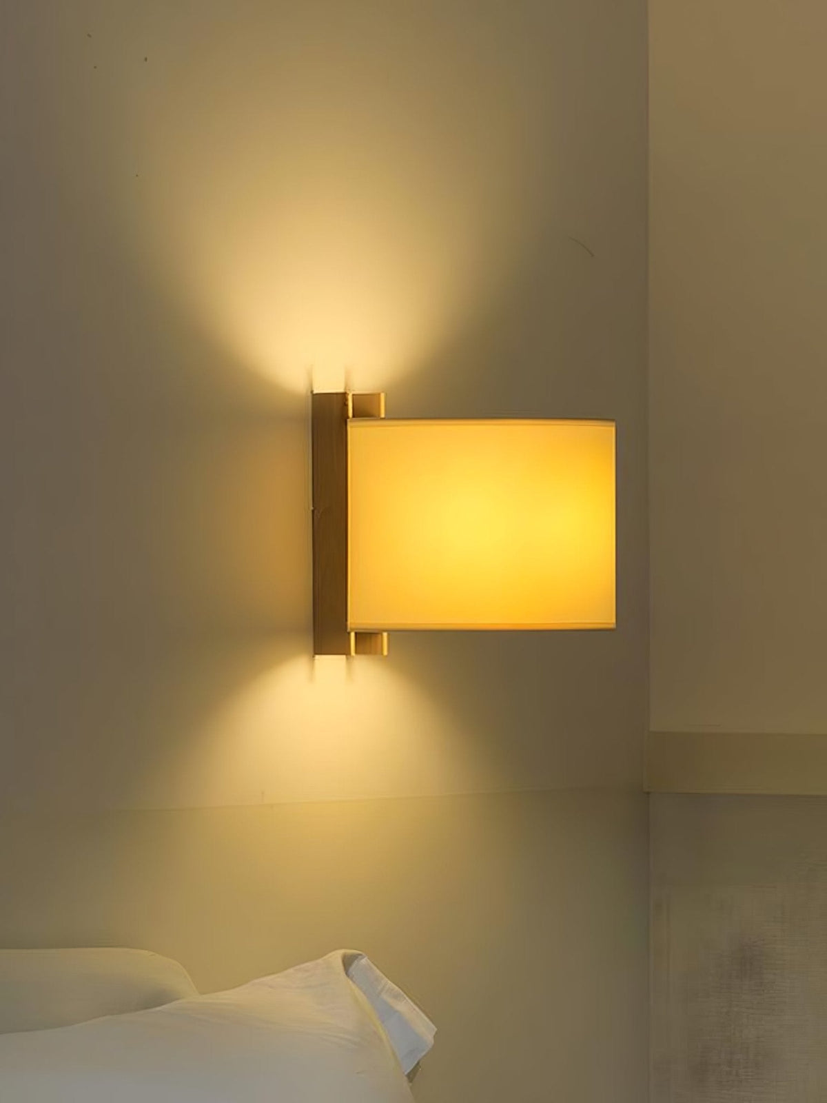 Candeeiro de parede minimalista em tecido Mirarenne
