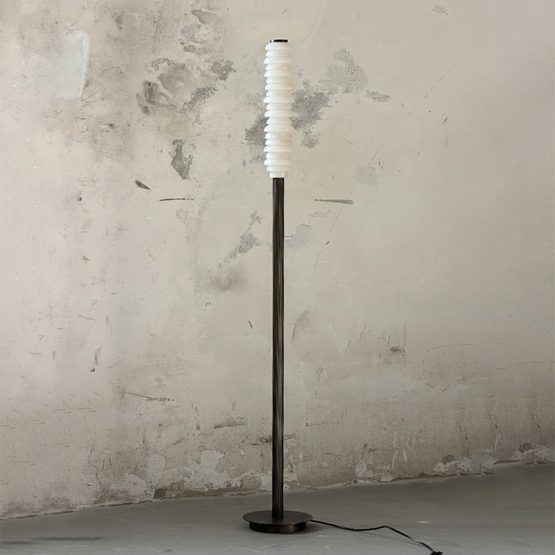 Eiroiella-gulvlampe i alabast