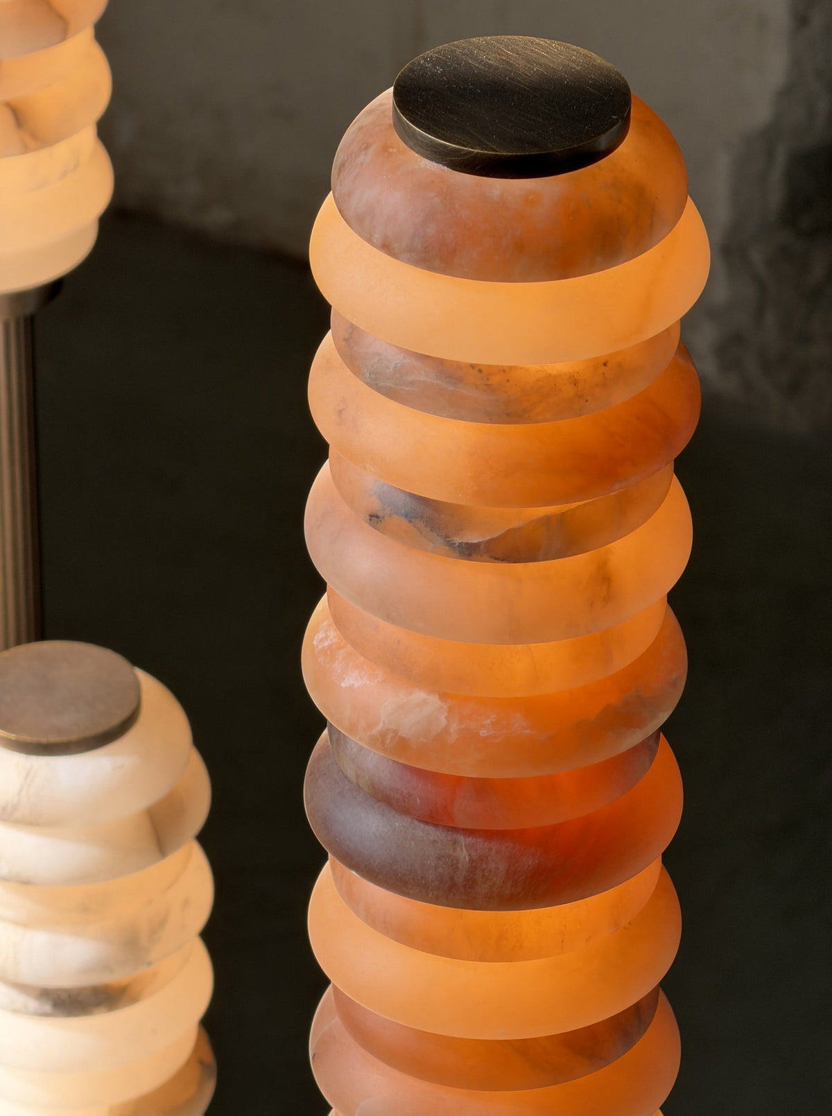Albuira bordslampa i alabaster