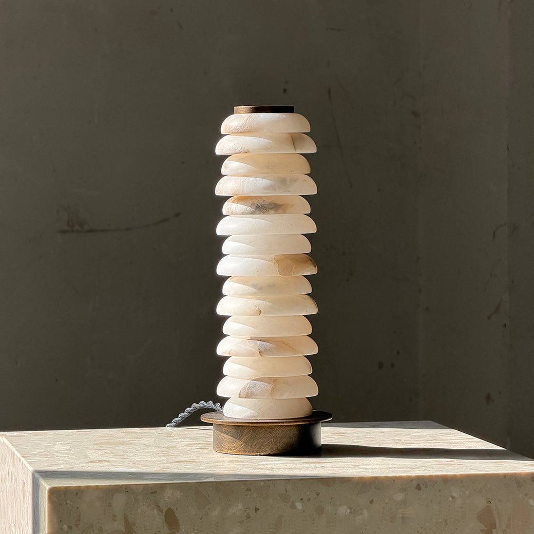 Albuira bordslampa i alabaster