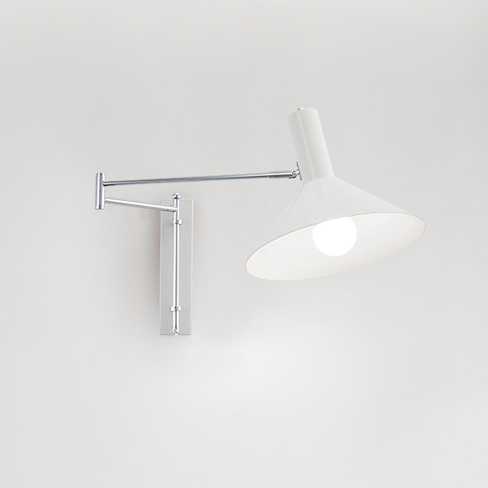 Peak vägglampa med justerbar arm och röd läslampa