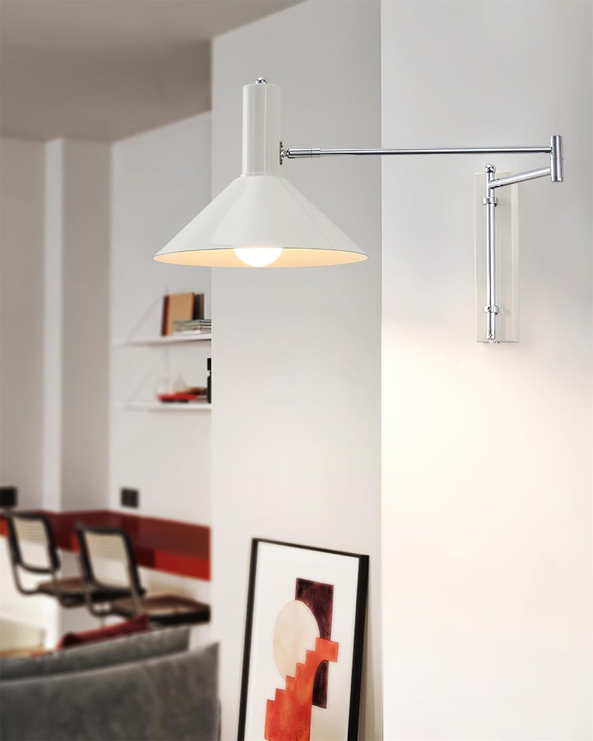 Peak vägglampa med justerbar arm och röd läslampa