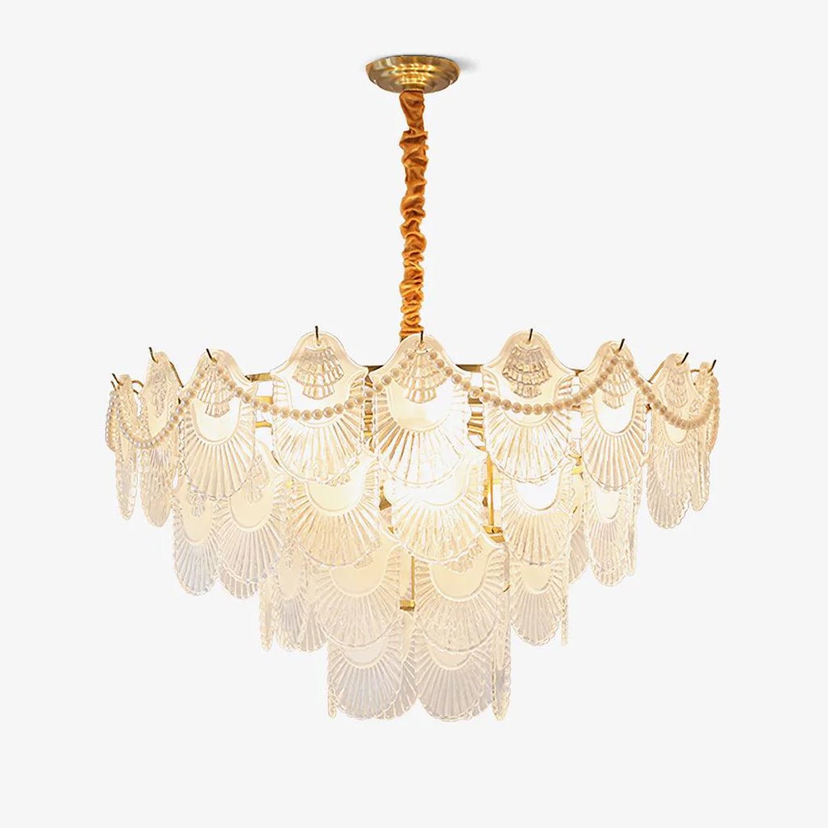Liorelelle lysekrone i perlemorsglas med muslingeskaldesign
