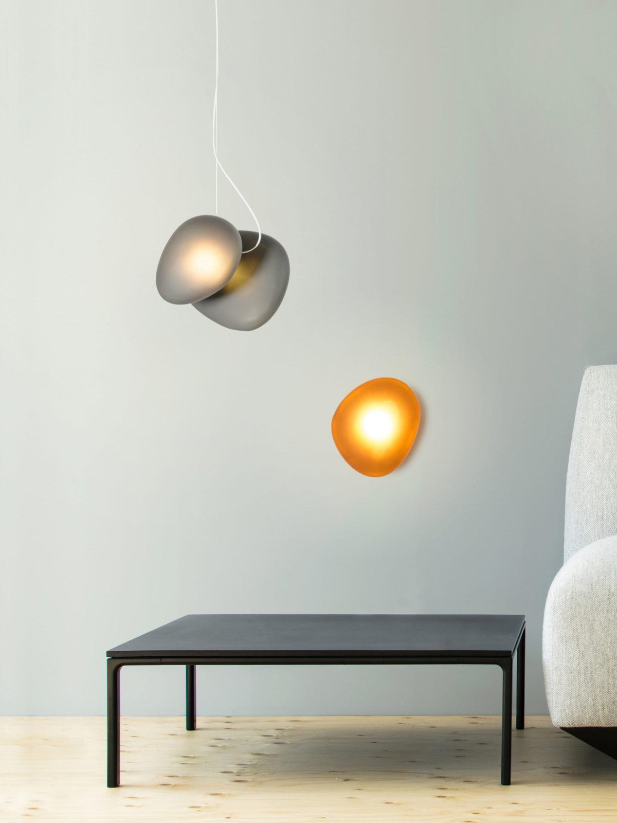 Mervan pendellampe i matteret glas