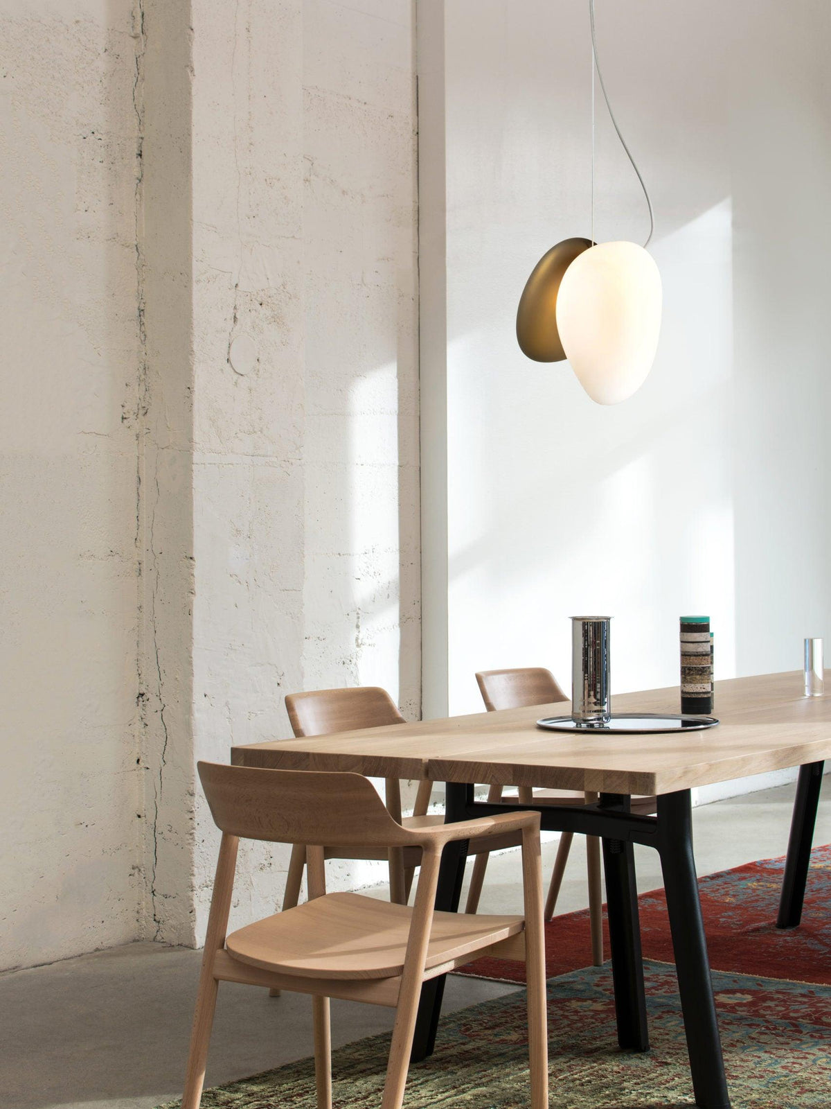 Mervan pendellampe i matteret glas